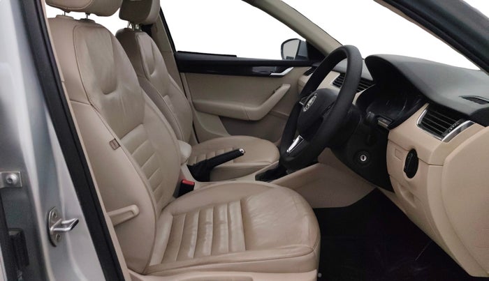 2016 Skoda Octavia AMBITION PLUS AT 1.8 TSI, Petrol, Automatic, 92,840 km, Right Side Front Door Cabin