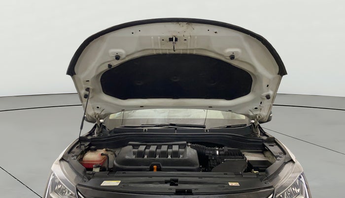 2022 Mahindra XUV700 AX 5 P MT 5 STR, Petrol, Manual, 52,998 km, Open Bonet