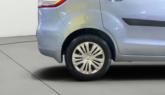 2012 Maruti Ertiga VXI, CNG, Manual, 1,21,801 km, Right Rear Wheel