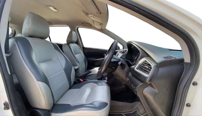 2017 Maruti S Cross ZETA 1.3, Diesel, Manual, 1,04,178 km, Right Side Front Door Cabin