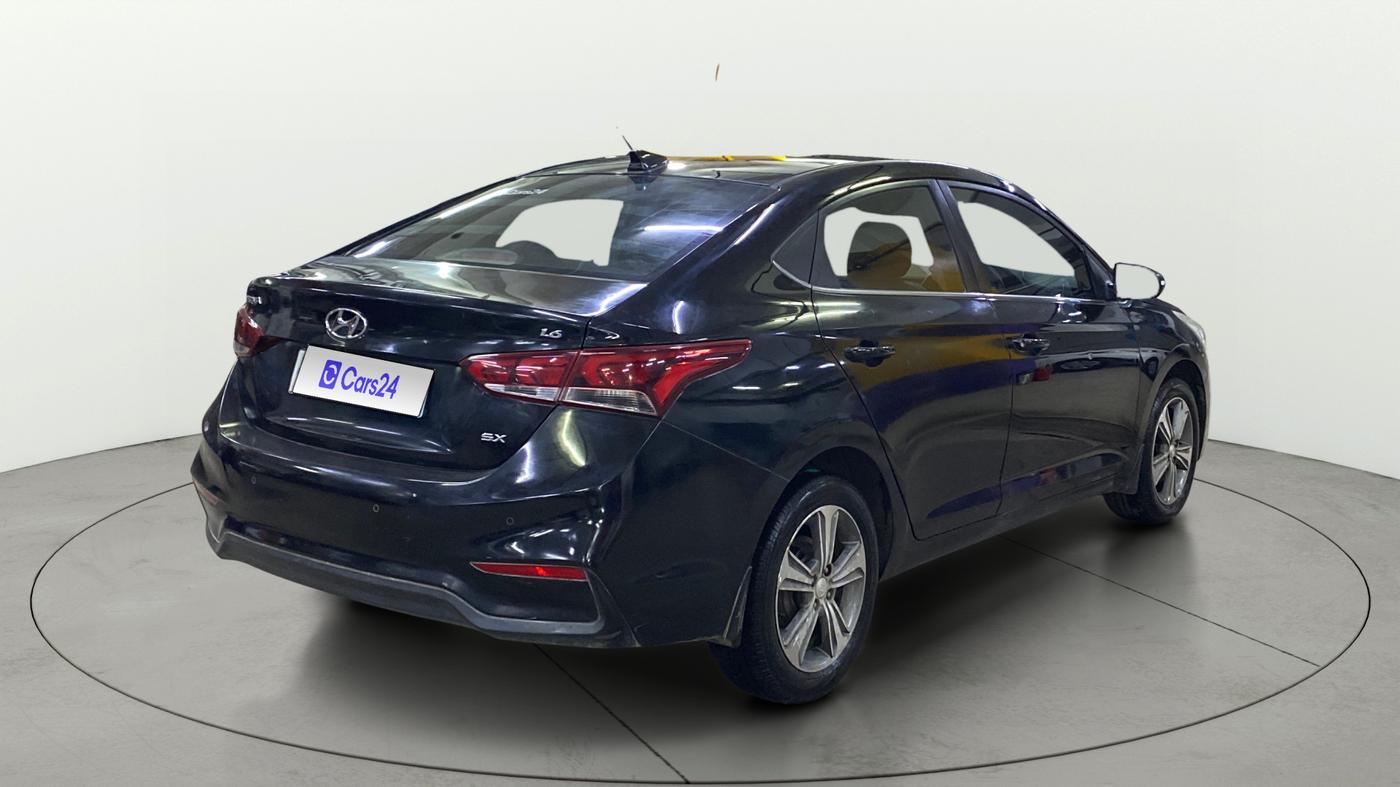 2018 Hyundai Verna 1.6 VTVT SX, Petrol, Manual, 66,811 km, Right Back Diagonal