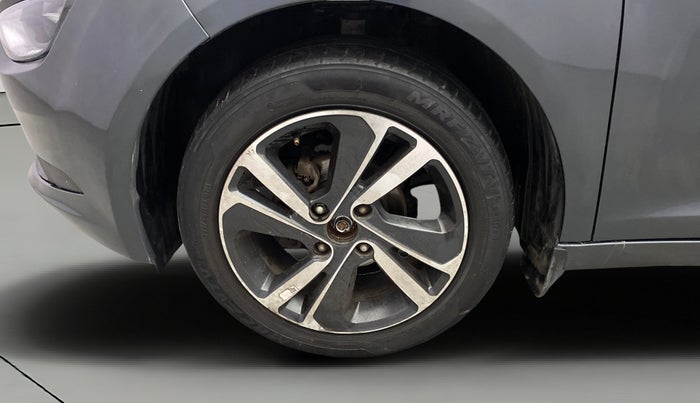 2021 Tata ALTROZ XZ PETROL, Petrol, Manual, 31,421 km, Left Front Wheel