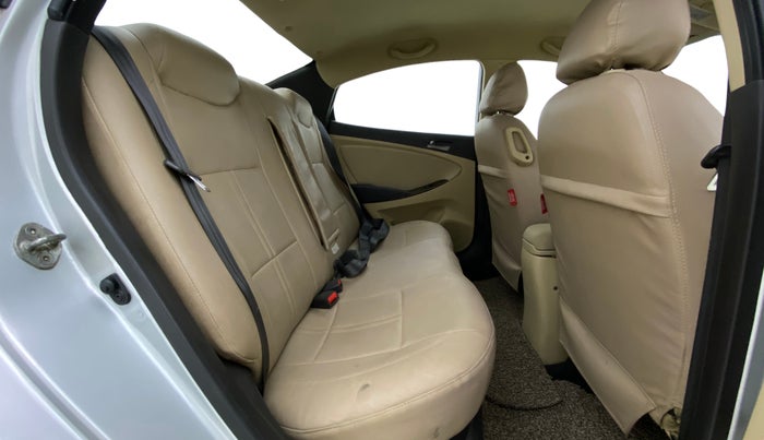 2016 Hyundai Verna 1.6 VTVT SX, Petrol, Manual, 94,141 km, Right Side Rear Door Cabin