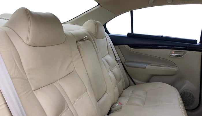 2017 Maruti Ciaz ZETA DIESEL 1.3, Diesel, Manual, 1,41,965 km, Right Side Rear Door Cabin