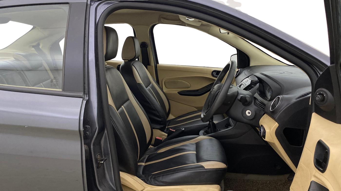 2015 Ford Figo Aspire TREND 1.2 PETROL, Petrol, Manual, 64,704 km, Right Side Front Door Cabin