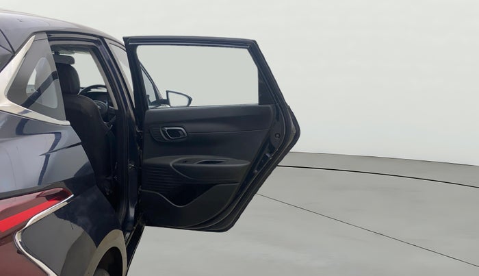 2023 Hyundai NEW I20 Sportz 1.2 IVT, Petrol, Automatic, 32,945 km, RHS Rear Door