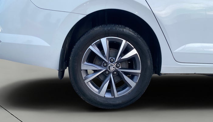 2023 Skoda SLAVIA STYLE 1.0L TSI MT, Petrol, Manual, 27,635 km, Right Rear Wheel