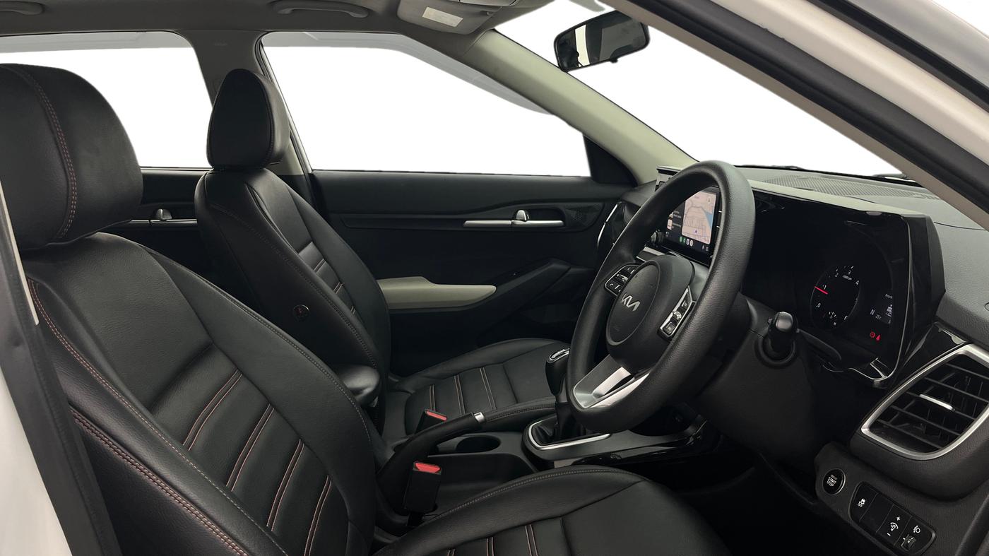 2023 KIA SELTOS HTK PLUS 1.5 DIESEL IMT, Diesel, Manual, 39,378 km, Right Side Front Door Cabin
