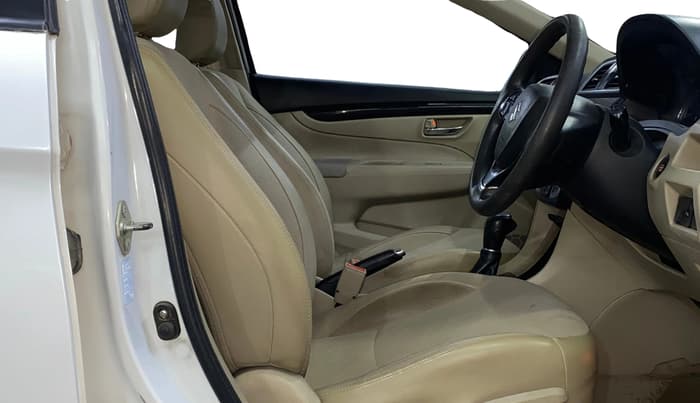 2015 Maruti Ciaz ZXI AT, Petrol, Automatic, 76,067 km, Right Side Front Door Cabin