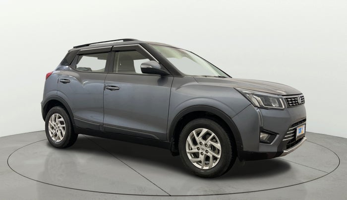 2022 Mahindra XUV300 W8 1.5 DIESEL, Diesel, Manual, 25,448 km, Right Front Diagonal