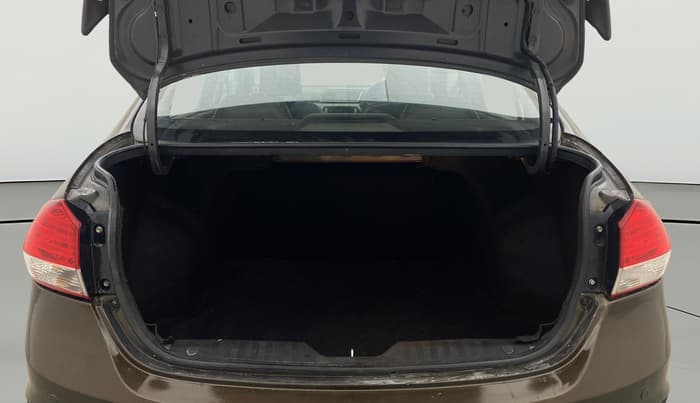 2015 Maruti Ciaz ZXI, Petrol, Manual, 1,05,449 km, Boot Open Zoomed View