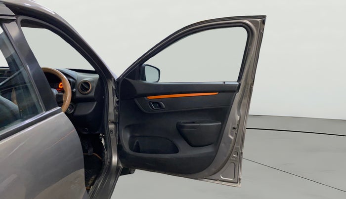 2017 Renault Kwid CLIMBER 1.0 AMT, Petrol, Automatic, 33,320 km, RHS Front Door