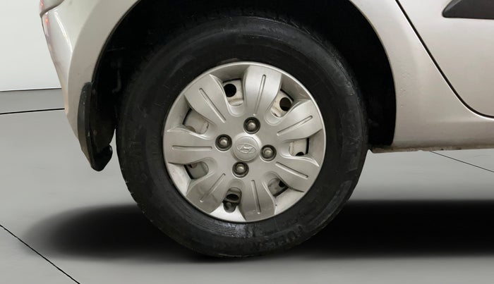 2014 Hyundai i10 MAGNA 1.1, Petrol, Manual, 23,765 km, Right Rear Wheel