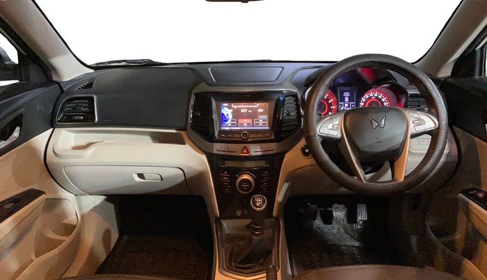 2023 Mahindra XUV300 W8 1.2 PETROL, Petrol, Manual, 22,230 km, Dashboard