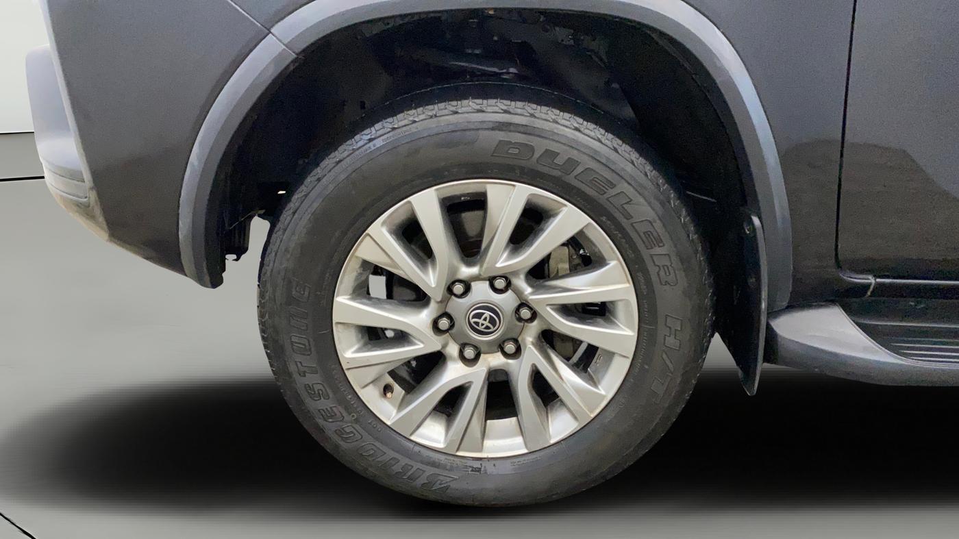 2023 Toyota Fortuner 4X4 AT 2.8 DIESEL, Diesel, Automatic, 83,884 km, Left Front Wheel