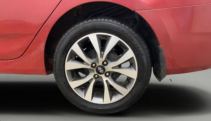 2015 Hyundai Verna FLUIDIC 4S 1.6 VTVT S(O), Petrol, Manual, 42,595 km, Left Rear Wheel