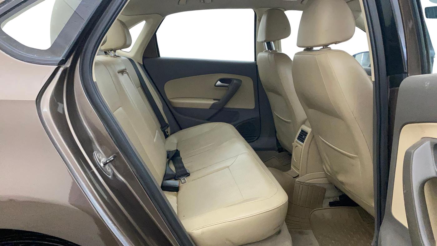 2016 Volkswagen Vento HIGHLINE PETROL AT, Petrol, Automatic, 1,21,926 km, Right Side Rear Door Cabin