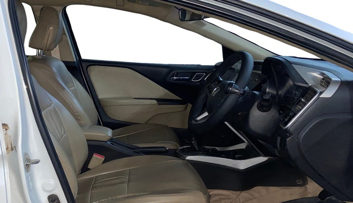 2021 Honda City 1.5L I-VTEC V MT 5TH GEN, CNG, Manual, 78,333 km, Right Side Front Door Cabin