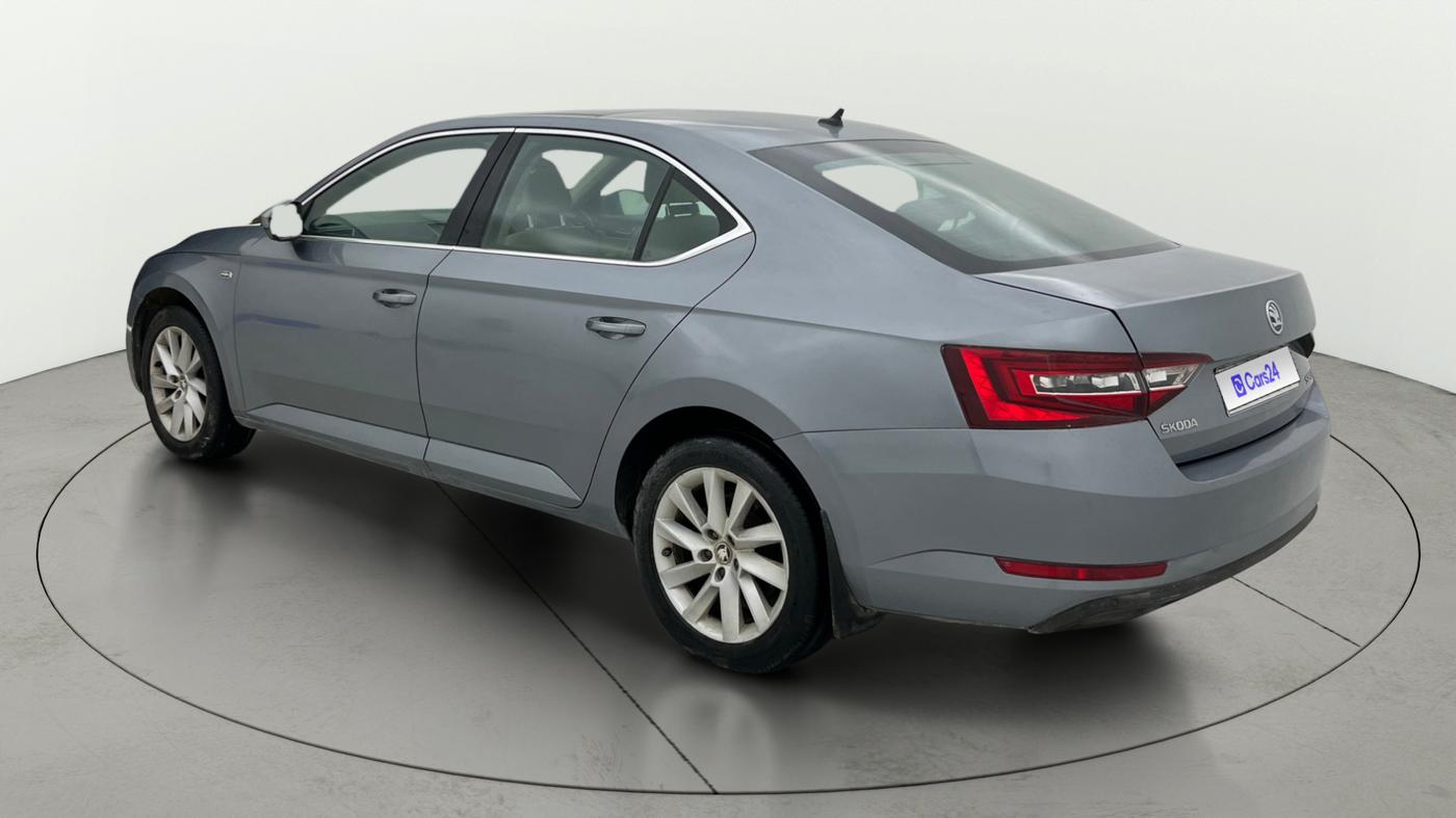 2016 Skoda Superb L&K 1.8 TSI AT, Petrol, Automatic, 1,19,809 km, Left Back Diagonal