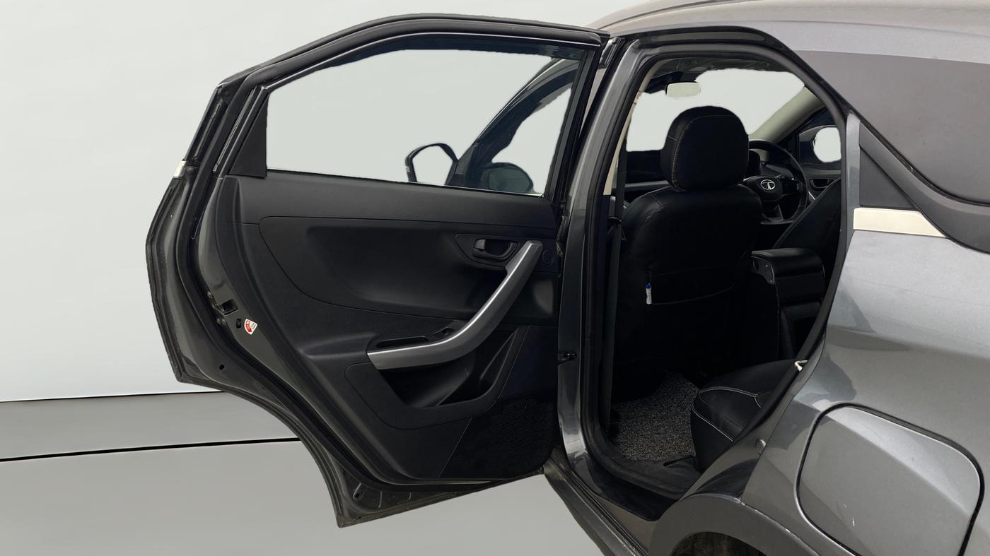 2022 Tata NEXON XMA SUNROOF PETROL, Petrol, Automatic, 35,685 km, LHS Rear Door