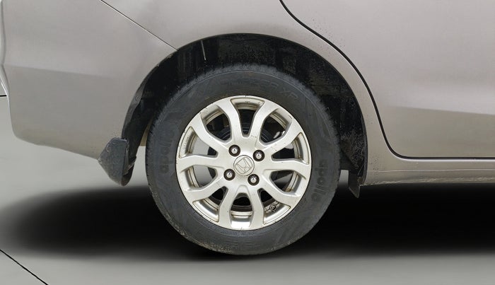 2014 Honda Amaze 1.2L I-VTEC VX AT, CNG, Automatic, 1,00,302 km, Right Rear Wheel