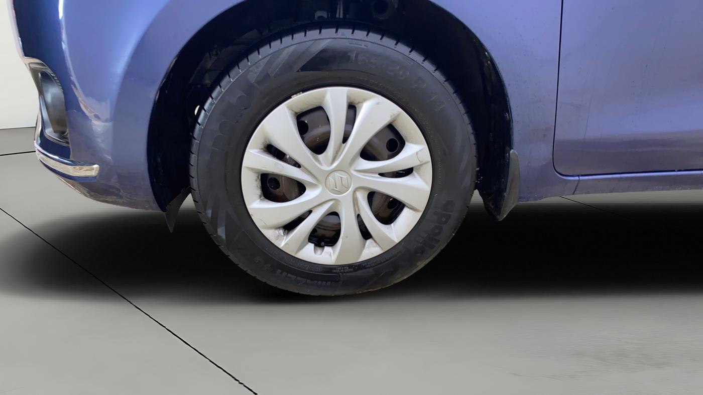 2017 Maruti Dzire VXI, CNG, Manual, 1,33,655 km, Left Front Wheel