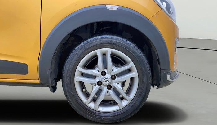 2020 Renault TRIBER RXZ AMT, Petrol, Automatic, 37,499 km, Right Front Wheel