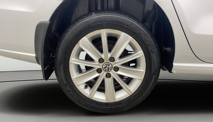 2016 Volkswagen Vento HIGHLINE 1.6 MPI, Petrol, Manual, 58,938 km, Right Rear Wheel