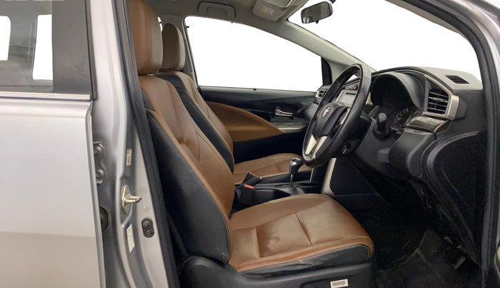 2017 Toyota Innova Crysta 2.7 ZX AT 7 STR, Petrol, Automatic, 61,710 km, Right Side Front Door Cabin