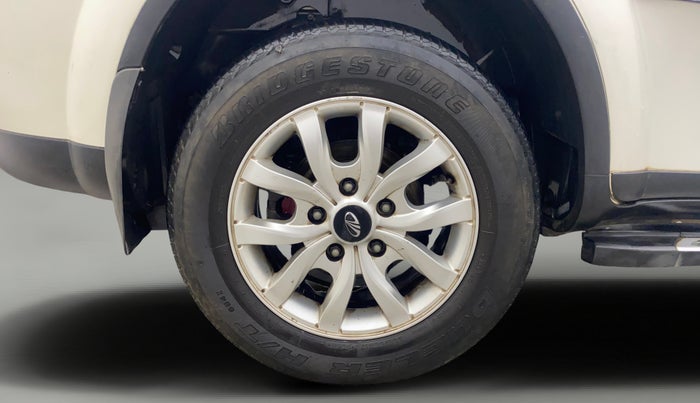 2017 Mahindra XUV500 W10 AT, Diesel, Automatic, 76,548 km, Right Rear Wheel