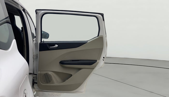 2022 Renault TRIBER RXZ AMT DUAL TONE, Petrol, Automatic, 30,814 km, RHS Rear Door