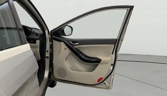 2020 Tata NEXON XZ PETROL, Petrol, Manual, 57,579 km, RHS Front Door