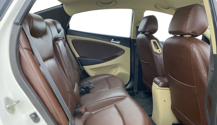 2015 Hyundai Verna FLUIDIC 4S 1.6 VTVT S(O), Petrol, Manual, 71,982 km, Right Side Rear Door Cabin