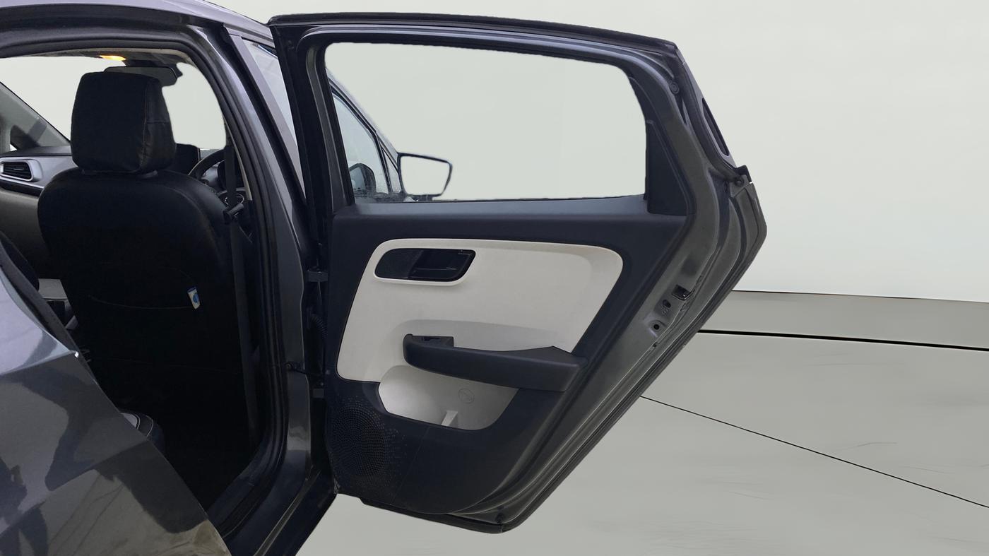 2022 Tata ALTROZ XT PETROL, Petrol, Manual, 43,240 km, RHS Rear Door