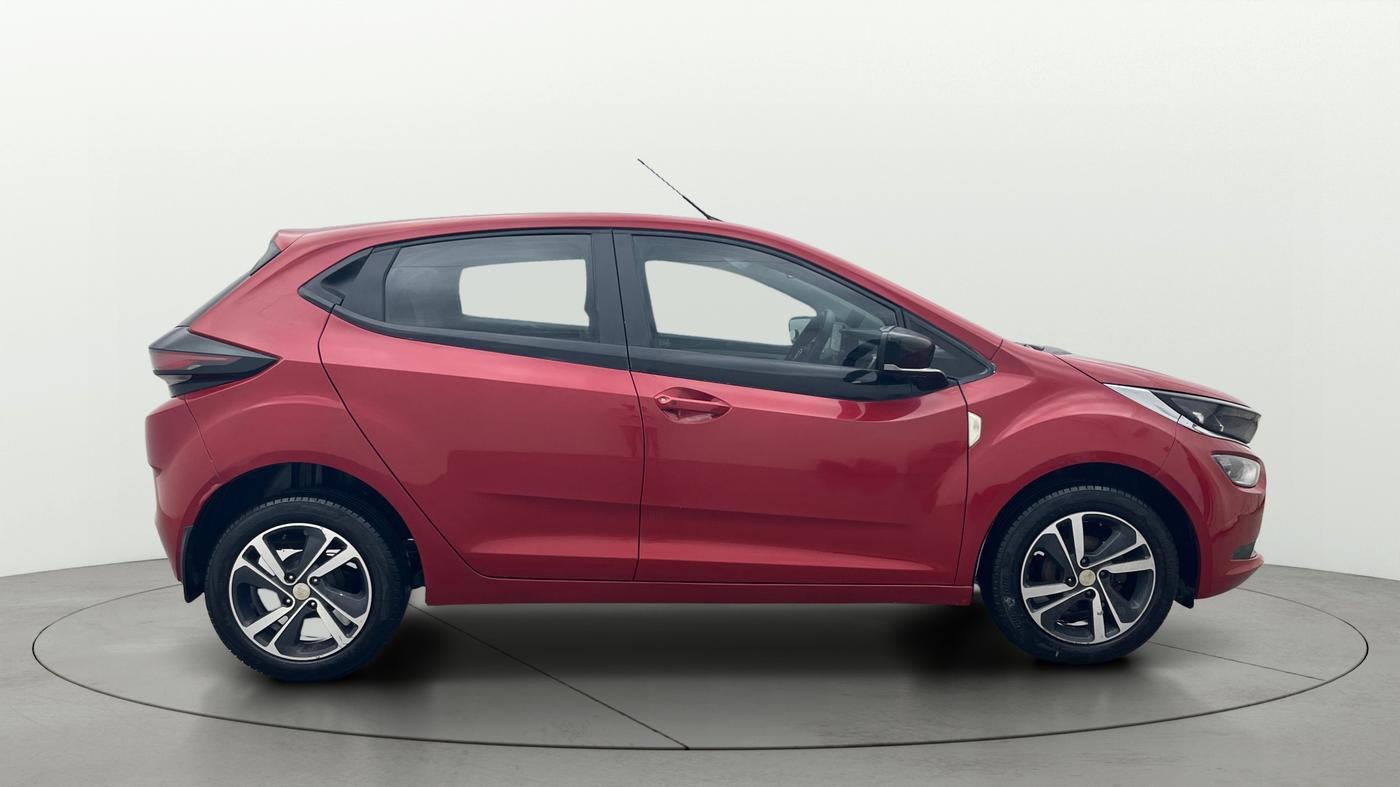 2021 Tata ALTROZ XZ DIESEL, Diesel, Manual, 1,16,263 km, Right Side View