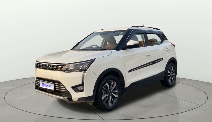2022 Mahindra XUV300 W8 (O) 1.2 PETROL, Petrol, Manual, 80,884 km, Left Front Diagonal
