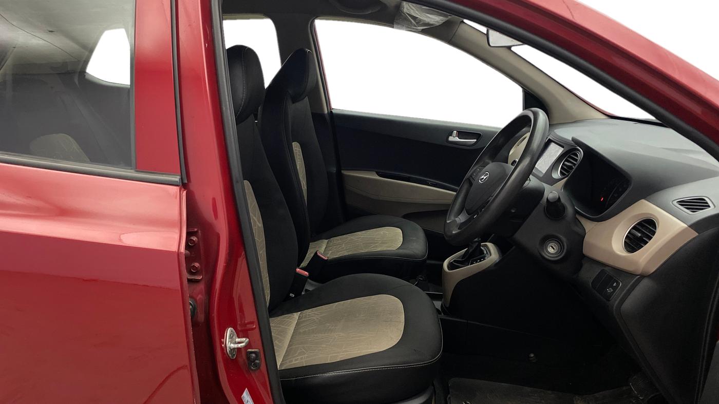 2017 Hyundai Grand i10 SPORTZ (O) AT 1.2 KAPPA VTVT, Petrol, Automatic, 1,08,807 km, Right Side Front Door Cabin