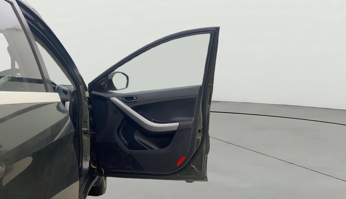 2022 Tata NEXON XM SUNROOF PETROL, Petrol, Manual, 72,463 km, RHS Front Door