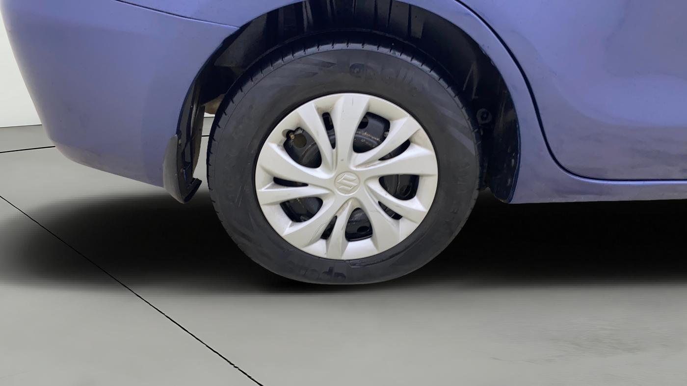 2017 Maruti Dzire VXI, CNG, Manual, 1,33,655 km, Right Rear Wheel