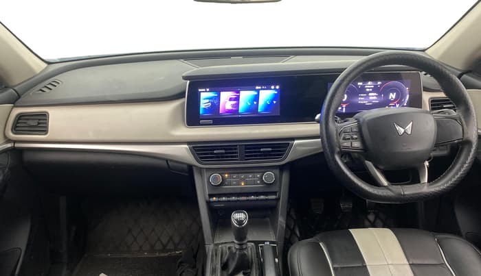 2022 Mahindra XUV700 AX 5 P MT 5 STR, Petrol, Manual, 46,675 km, Dashboard