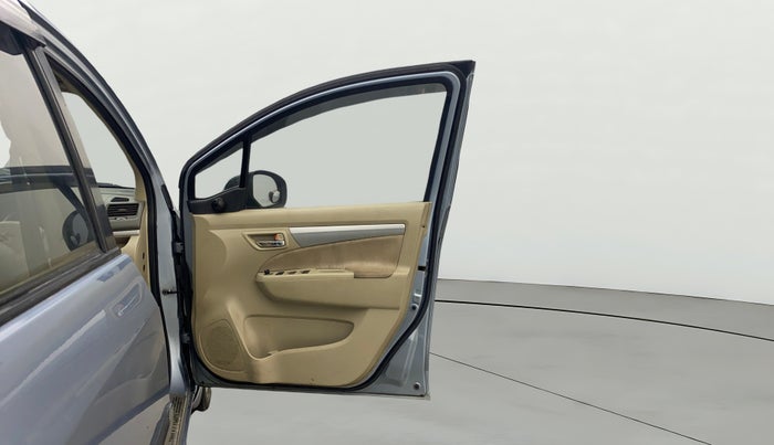 2013 Maruti Ertiga ZXI, Petrol, Manual, 75,203 km, RHS Front Door