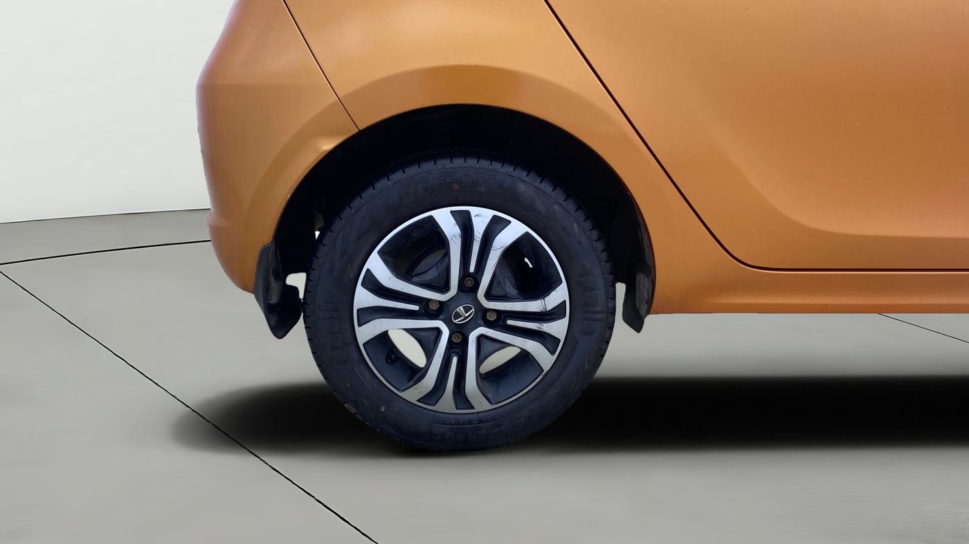 2016 Tata Tiago XT DIESEL, Diesel, Manual, 35,498 km, Right Rear Wheel
