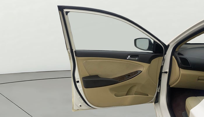 2014 Hyundai Verna FLUIDIC 1.6 CRDI SX, Diesel, Manual, 73,918 km, LHS Front Door