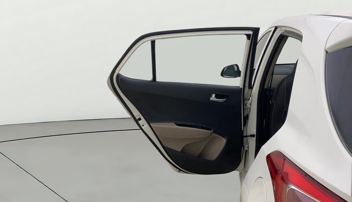 2017 Hyundai Grand i10 SPORTZ 1.2 KAPPA VTVT, CNG, Manual, 40,710 km, LHS Rear Door