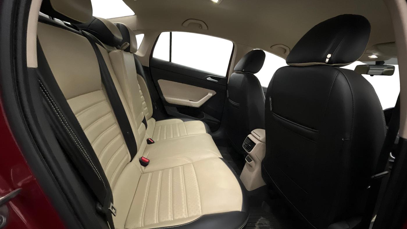 2022 Volkswagen VIRTUS HIGHLINE TSI 1.0 AT, Petrol, Automatic, 66,880 km, Right Side Rear Door Cabin