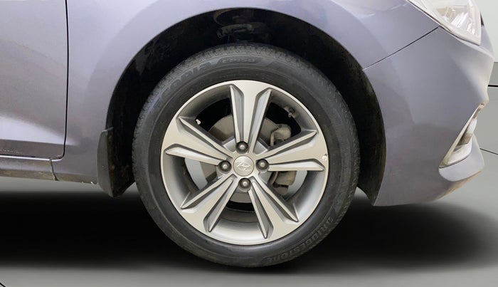 2017 Hyundai Verna 1.6 VTVT SX (O) AT, Petrol, Automatic, 54,686 km, Right Front Wheel