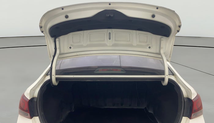 2018 Hyundai Verna 1.6 VTVT SX O, Petrol, Manual, 70,816 km, Boot Door Open