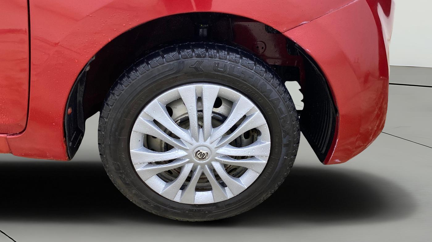 2014 Hyundai Eon ERA +, Petrol, Manual, 72,766 km, Right Front Wheel