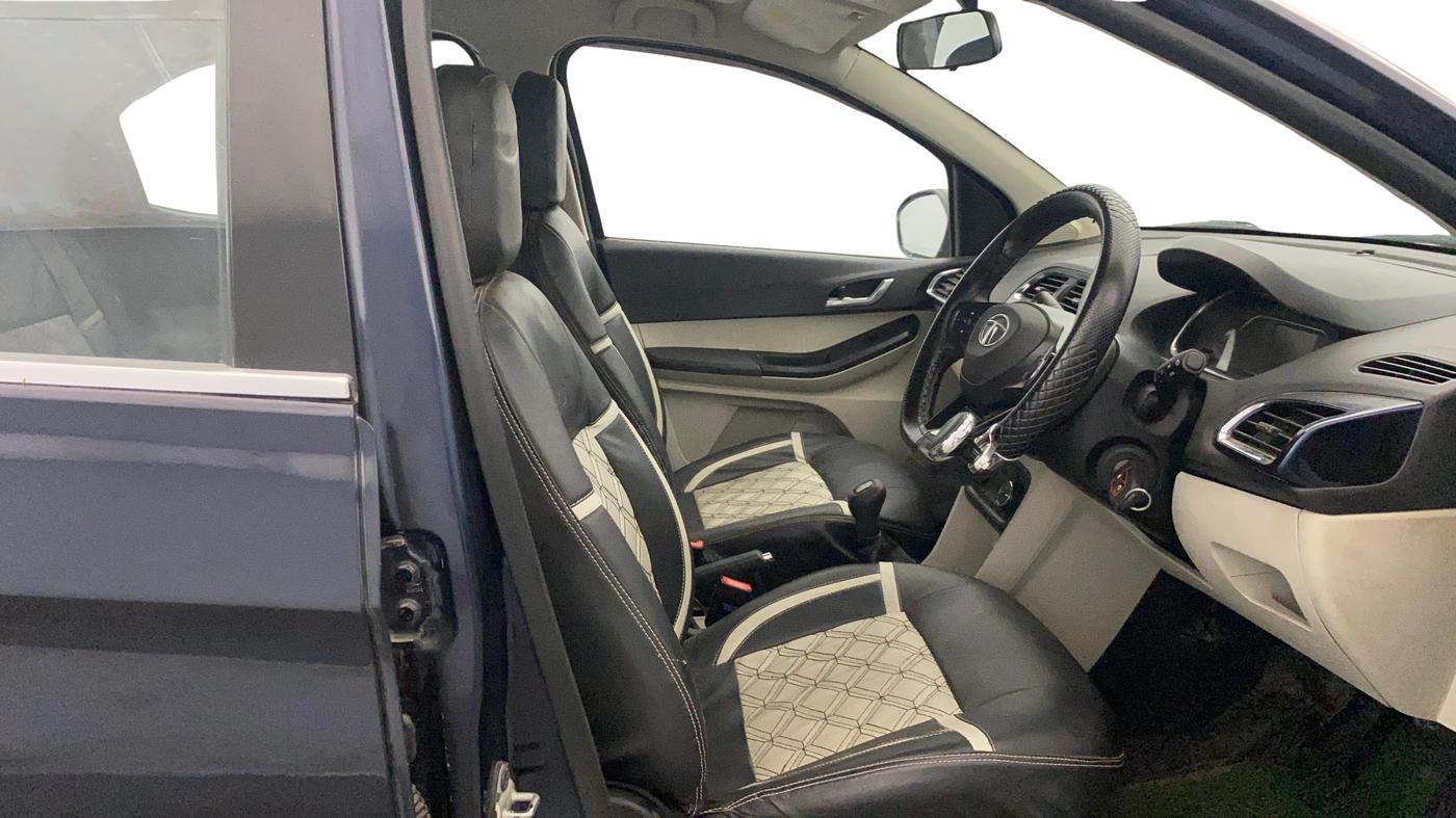 2022 Tata Tiago XZ PLUS CNG, CNG, Manual, 1,11,624 km, Right Side Front Door Cabin
