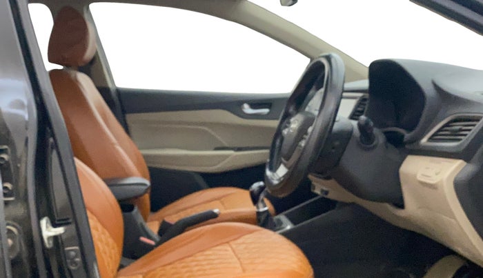 2018 Hyundai Verna 1.6 SX (O) CRDI MT, Diesel, Manual, 1,34,560 km, Right Side Front Door Cabin